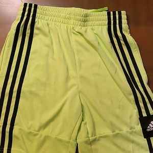 Adidas Shorts Youth Medium neon